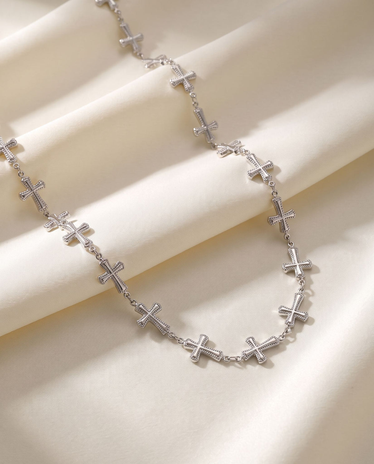 Collier croix doré